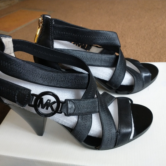 Shoes - Picture 1 of 4